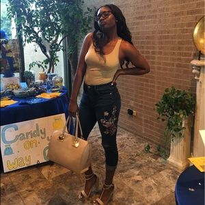 Meet your Posher, Daveesha